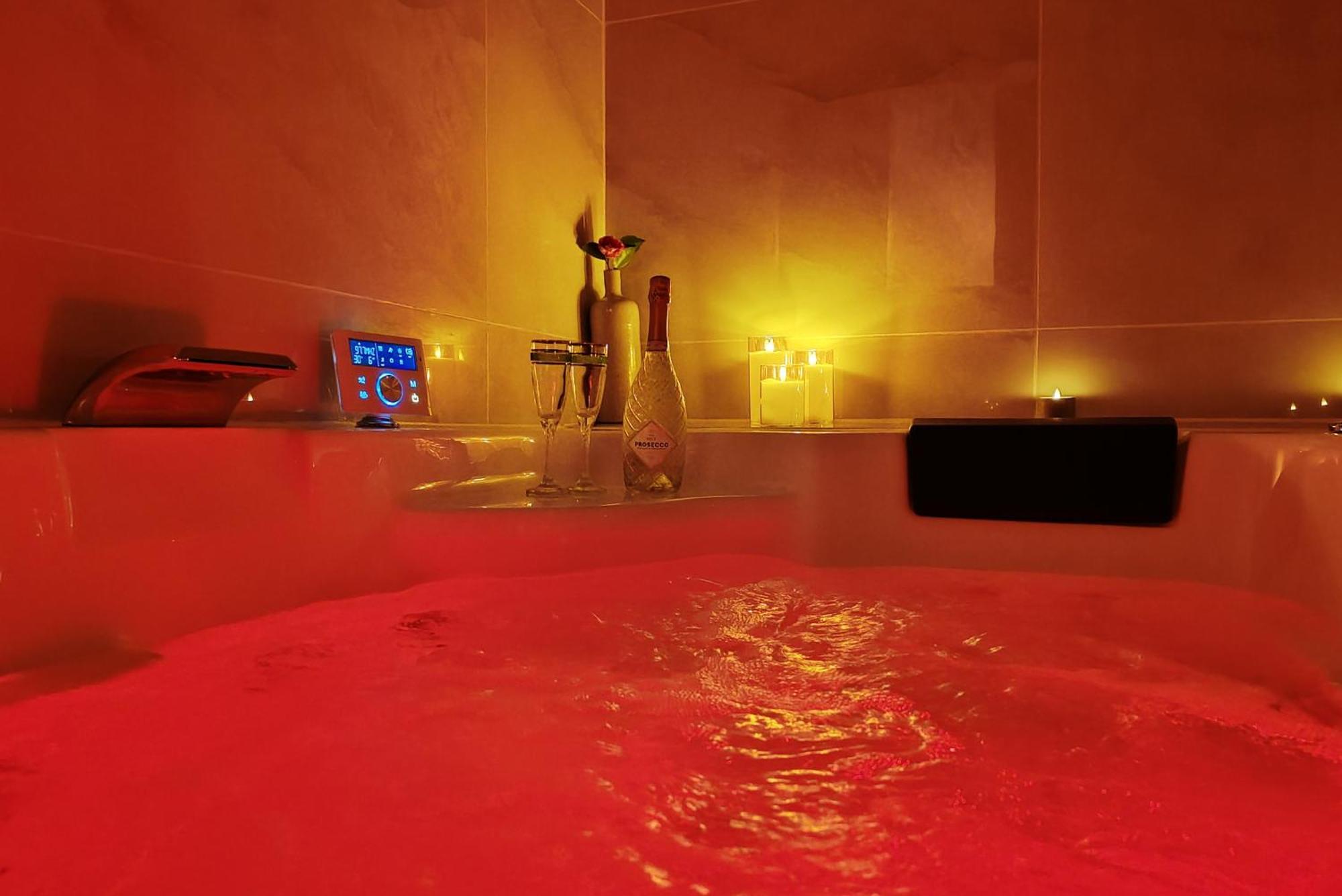 Appartement Bulle D'Antan En Coeur De Ville - Monument Classe Historique - Grand Jaccuzi 卡斯特尔 外观 照片